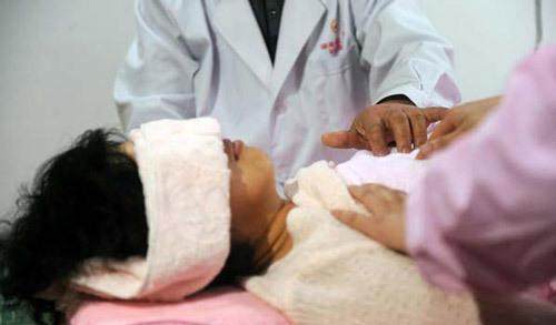 產(chǎn)婦做催乳服務(wù)3小時(shí), 離開(kāi)時(shí)被索要25700元